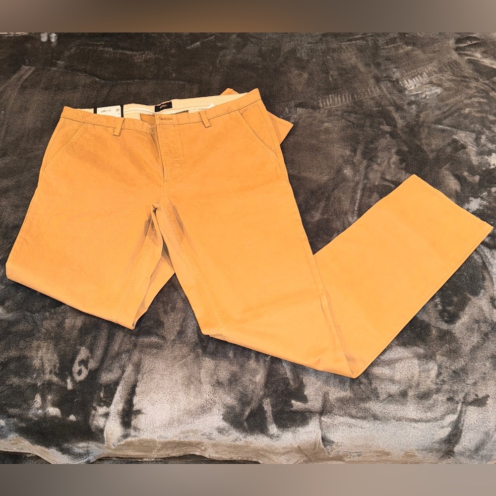 Hugo Boss - Men’s - Slim-Fit - Stretch - Beige Trousers - NEW WITH TAGS!